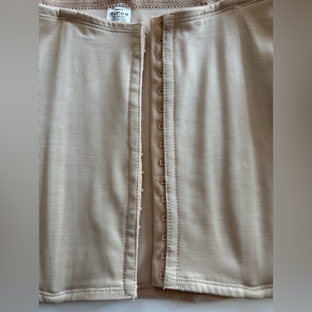 Miraclesuit Inches Off Shapewear Waist Trainer Cincher Corset Warm Beige L - Picture 2 of 10